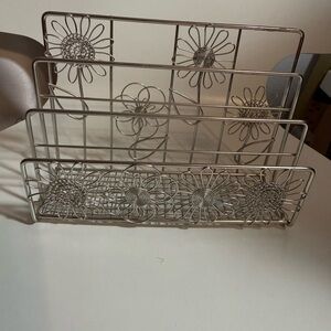 Silver wire Metal letter, file Organizer or napkin holder with daisies